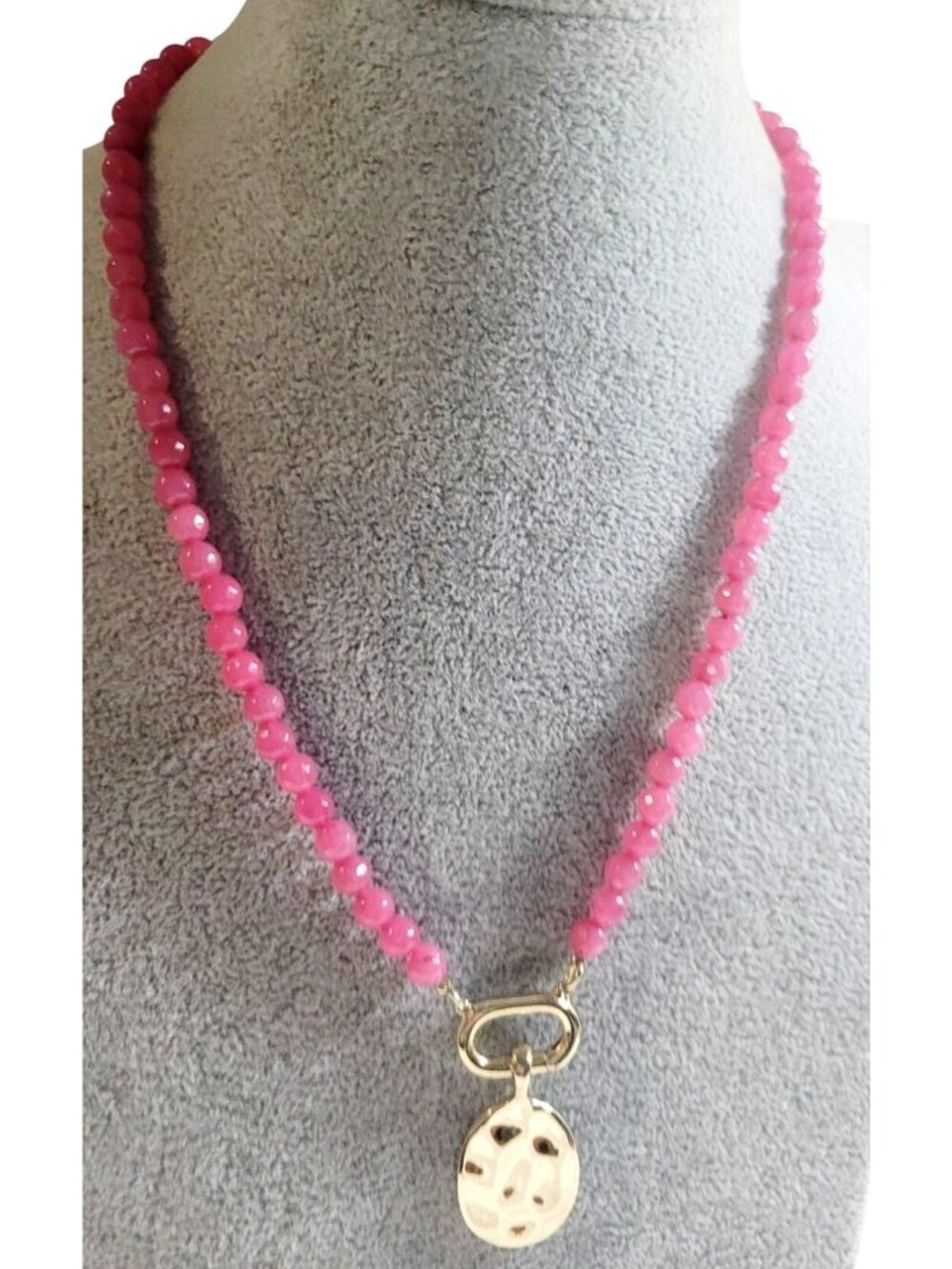 J Crew Necklace Faceted Rose-Colored Rondelle Beads Gold Hammered Metal Pendant